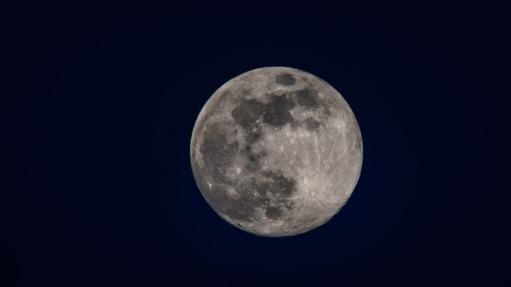Mond im Eifel Land