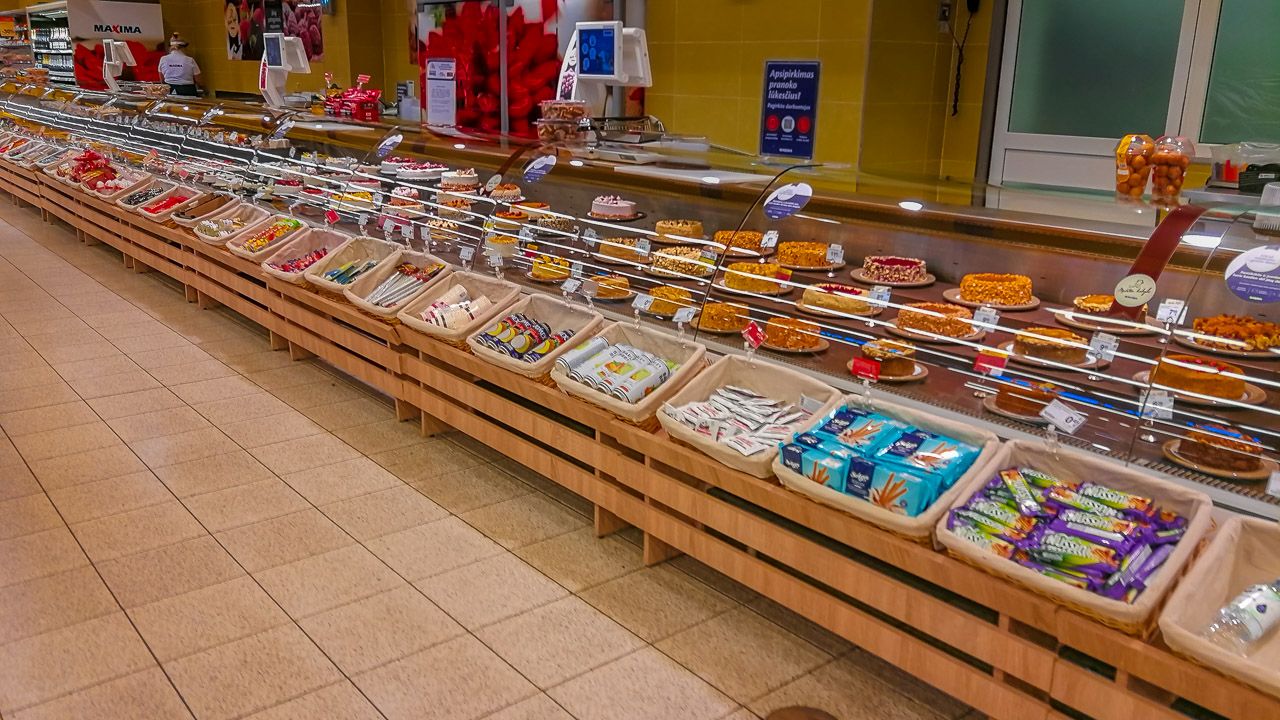 Kuchen ohne Ende im Maxima in Klaipeda