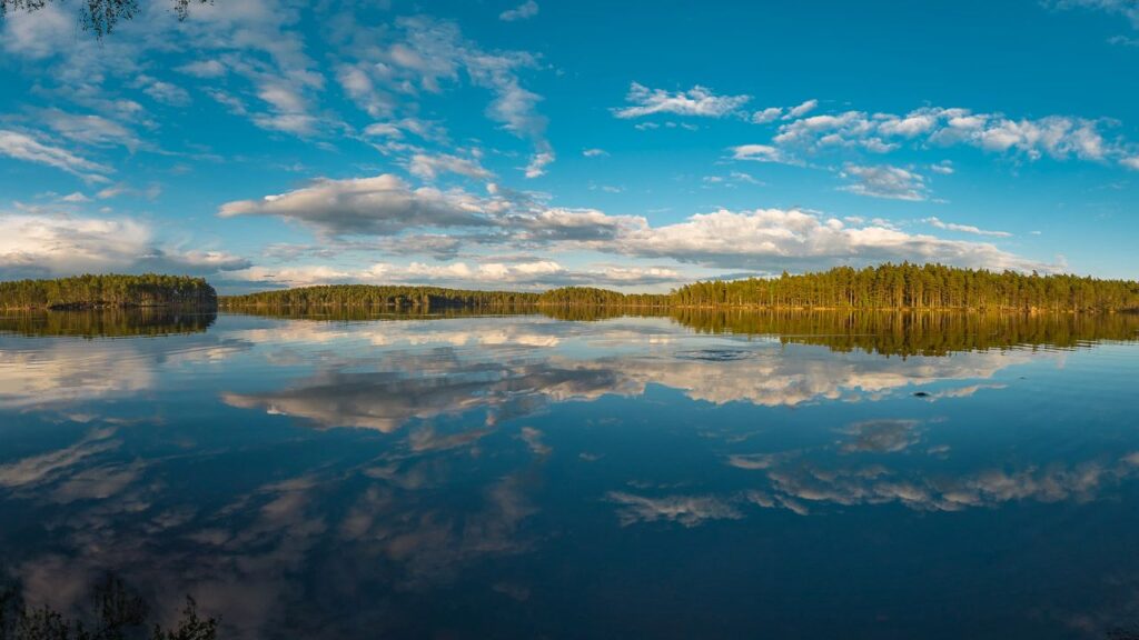Nach dem Regen am See Stora Hammarsjön