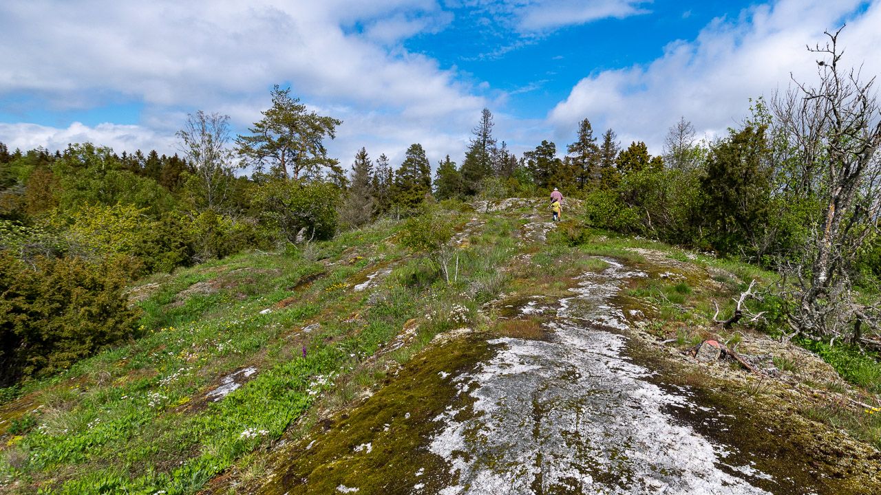 Angekommen auf dem Kalkberg der Insel Mörkö