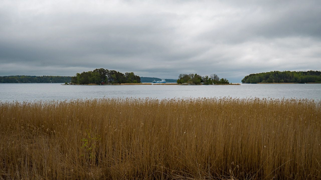 Frachter auf der Insel