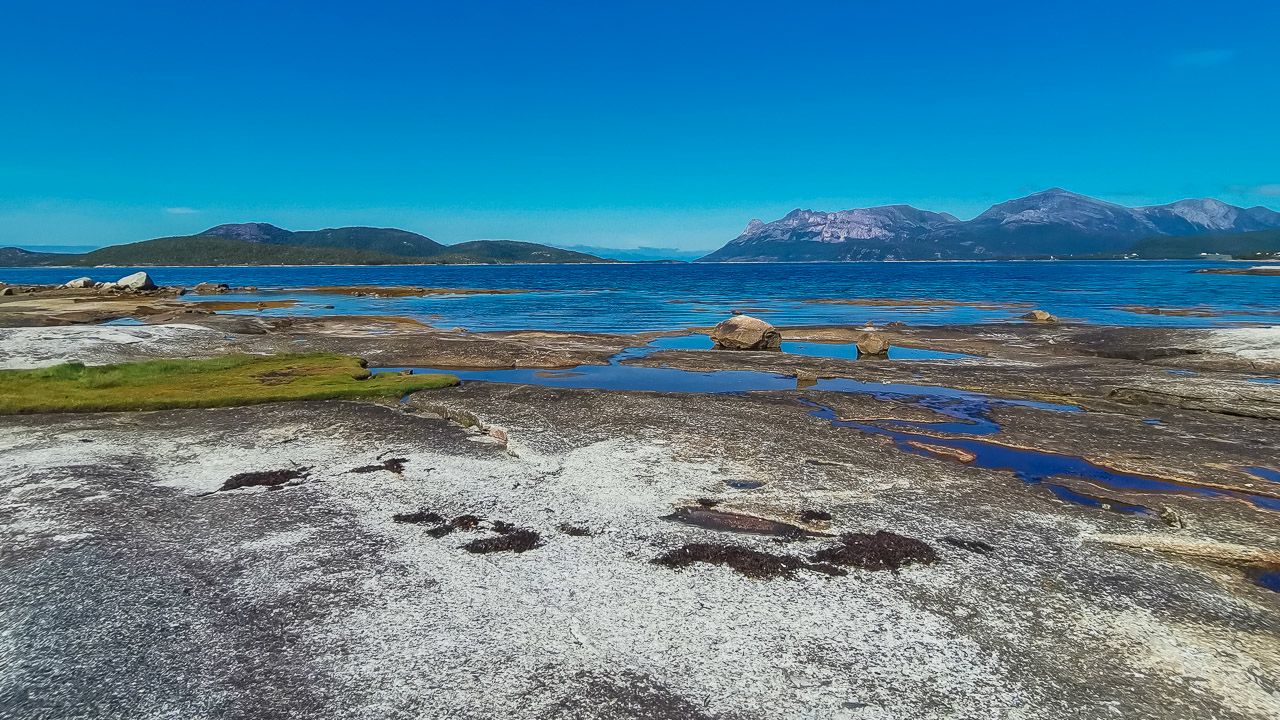Rastplatz am Meer bei Ulvsvag