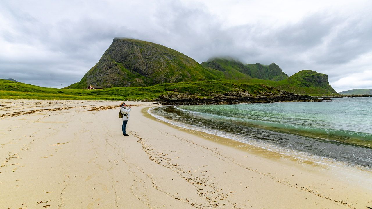 Melli am Strand bei Hovden