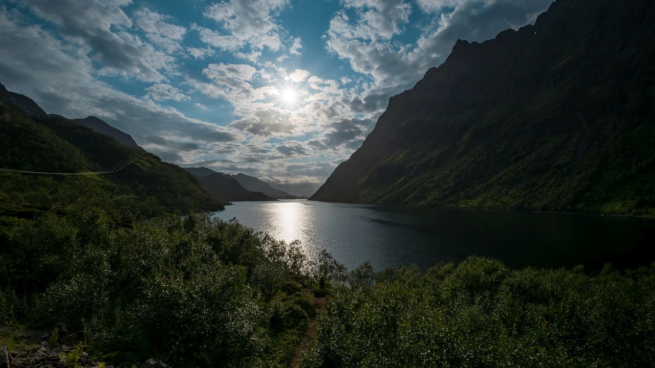 Übernachtungsplatz am Ende des Fjords und am Anfang der Lofoten
