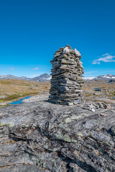 Alte Wegmakierung durch die Berge