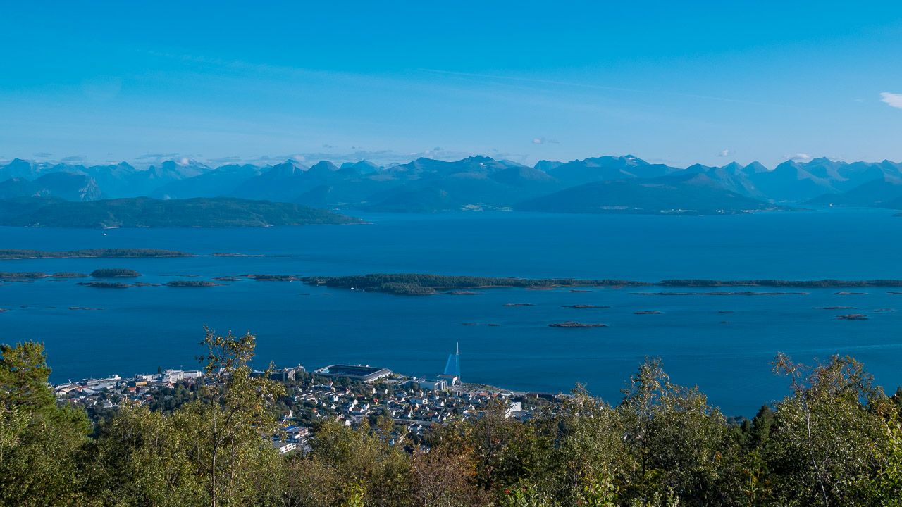 Panoramablick über Molde auf die Nationalparks-2