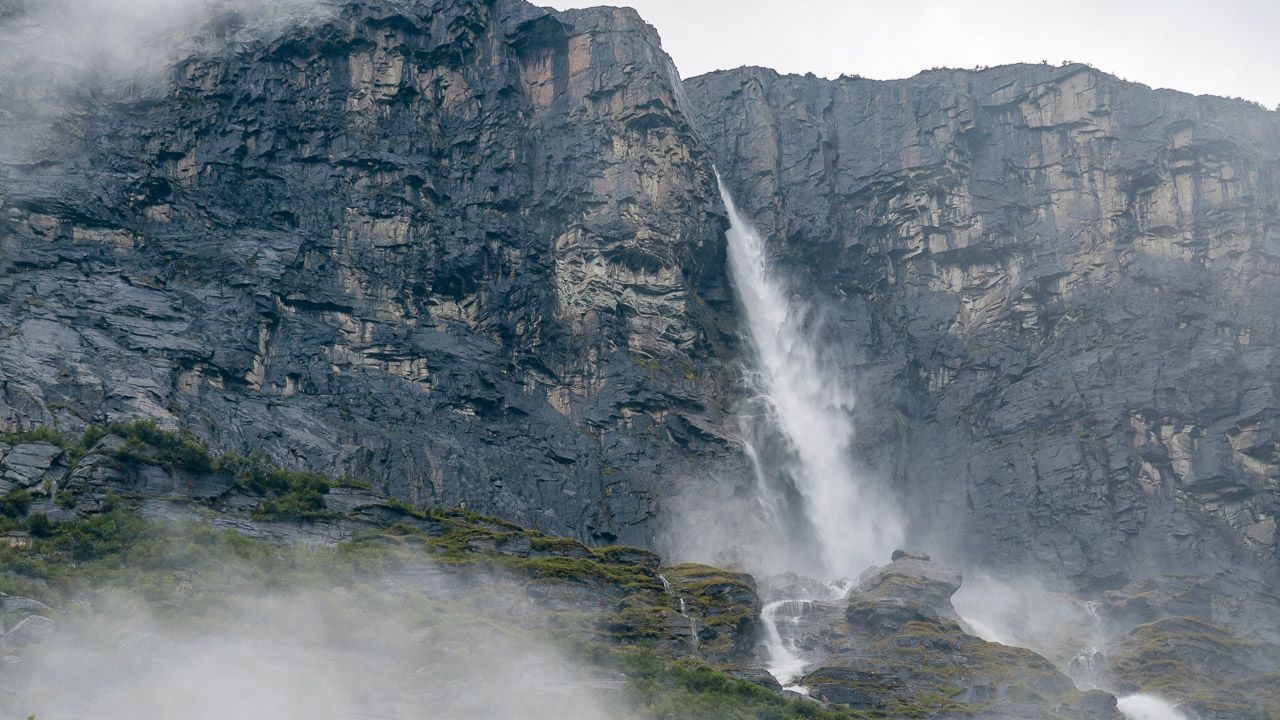 Vinnufossen 860 Meter hoch